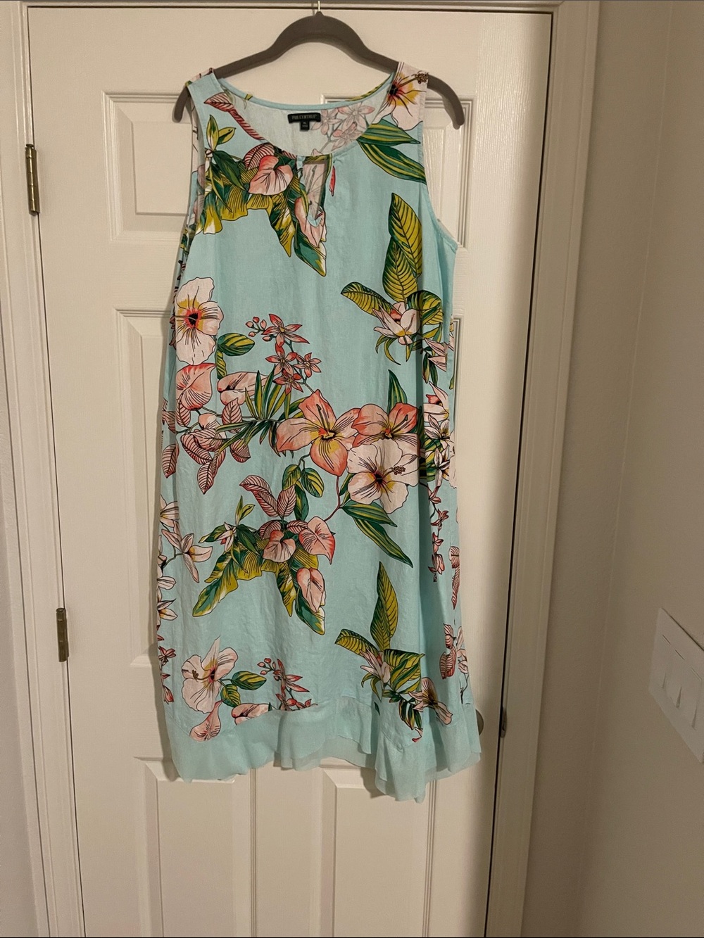 Floral Sleeveless Shift Dress in Light Blue
